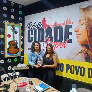 ENTREVISTA COM A ESCRITORA  JACK LUZ