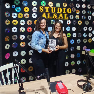 ENTREVISTA COM A ESCRITORA  JACK LUZ